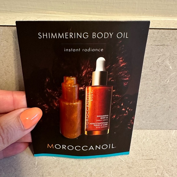 BNW MoroccanOil Body Shimmering Body Oil 0.14fl oz/4ml, sample size - Picture 1 of 2
